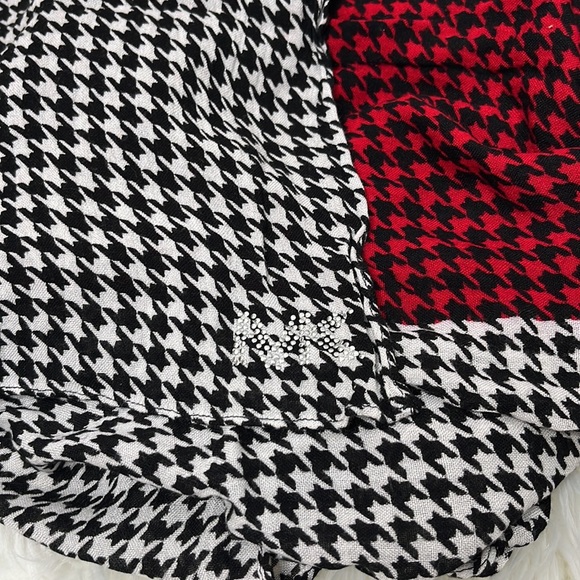 Michael Kors Scarf - Picture 3 of 3